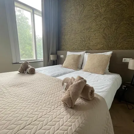 Ferienhaus Luxe - New Bed - Wifi- Safe Center Tilburg