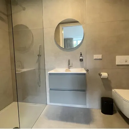 Luxe - New Bed - Wifi- Safe Center