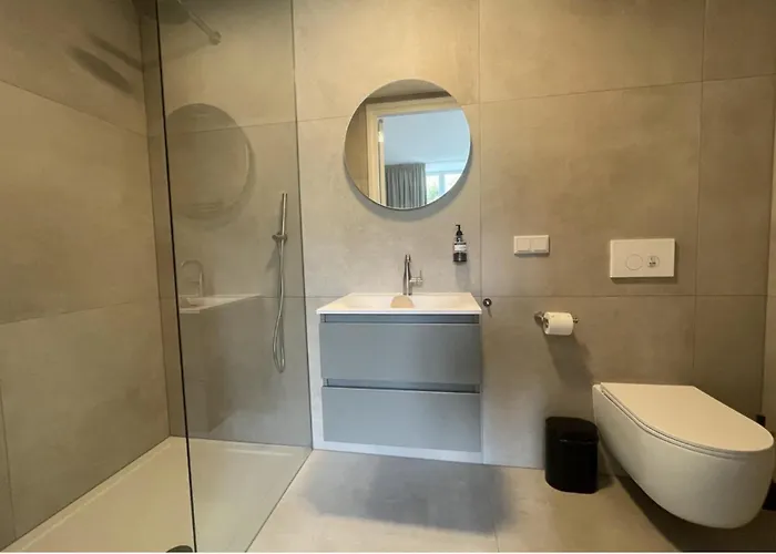 Luxe - New Bed - Wifi- Safe Center