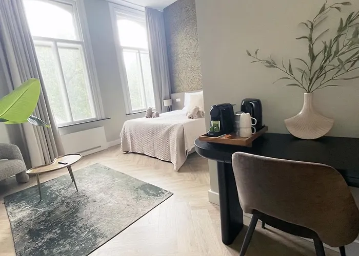 Luxe - New Bed - Wifi- Safe Center Ferienhaus Tilburg