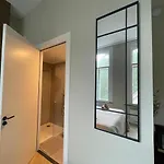 Holiday home Luxe - New Bed - Wifi- Safe Center *